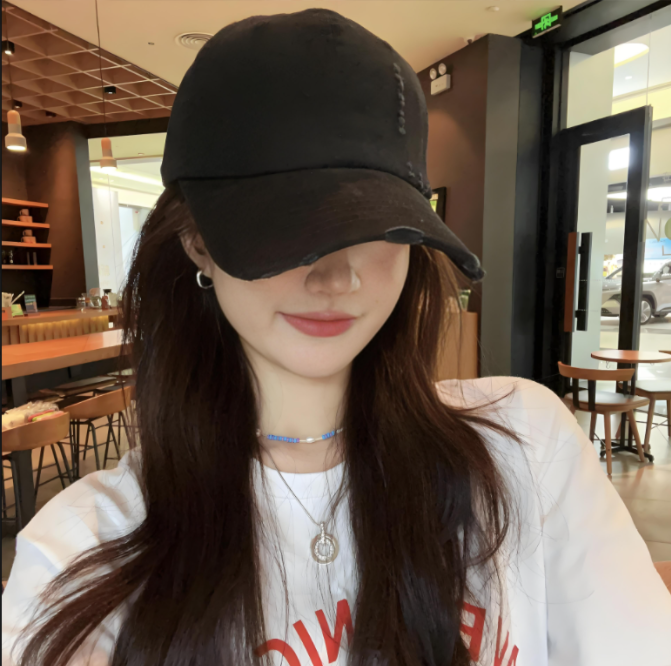 If you’re looking to add a baseball cap to your collection (or upgrade your current one), look no further than PeakTop Fashions.